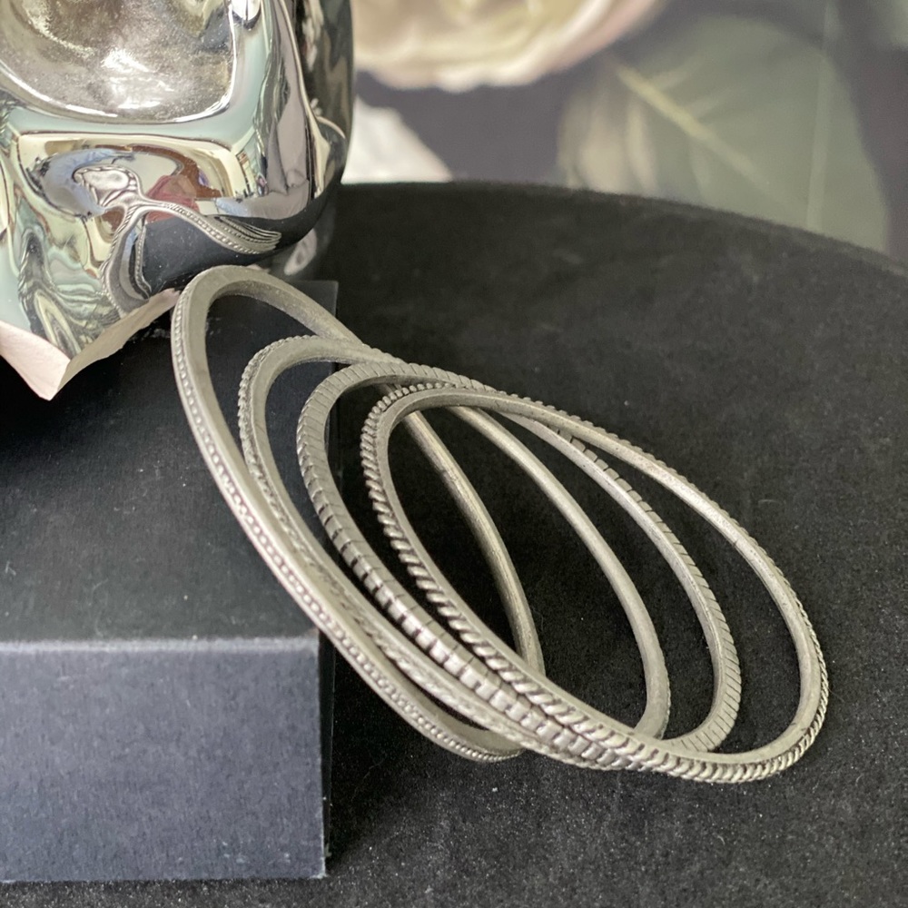 4 stacking bracelets - Picture 3 of 3